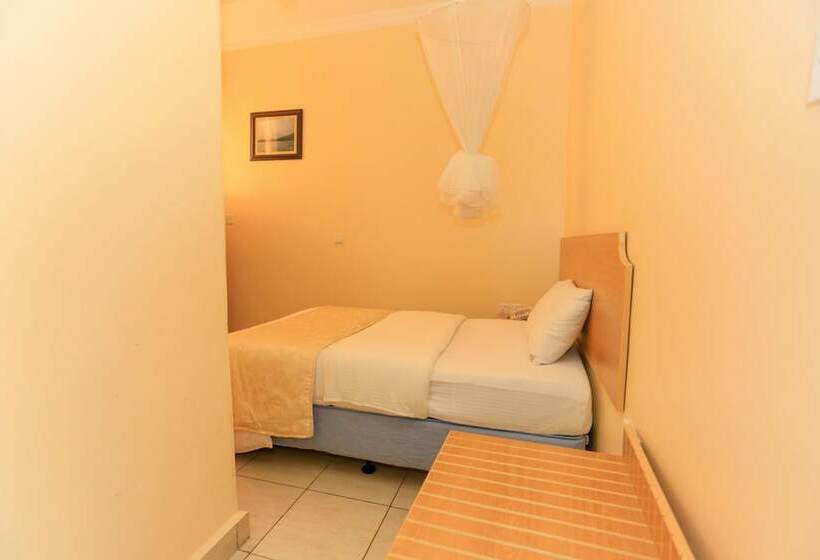 اتاق استاندارد یک نفره, Faraja