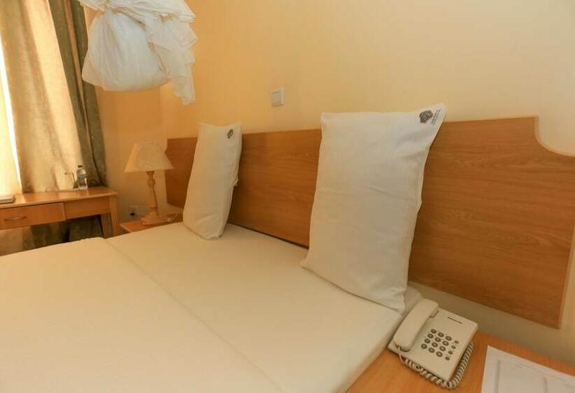 اتاق استاندارد یک نفره, Faraja