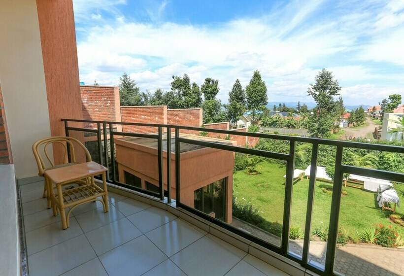 اتاق استاندارد یک نفره, Faraja