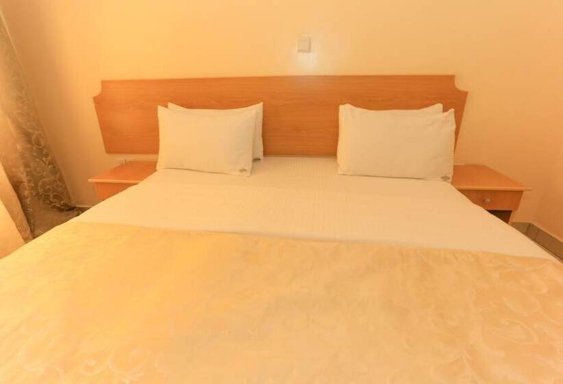 سوییت جونیور, Faraja