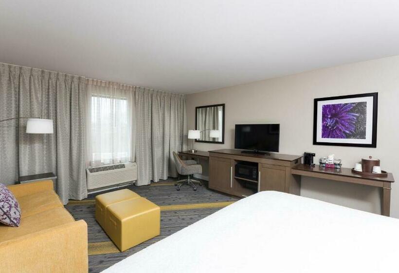 身障者適用キングサイズベッドルーム, Hampton Inn & Suites West Lafayette