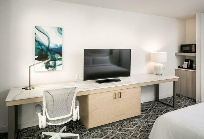 اتاق استاندارد با تخت بزرگ, Hilton Garden Inn Seattle Bellevue Downtown, Wa