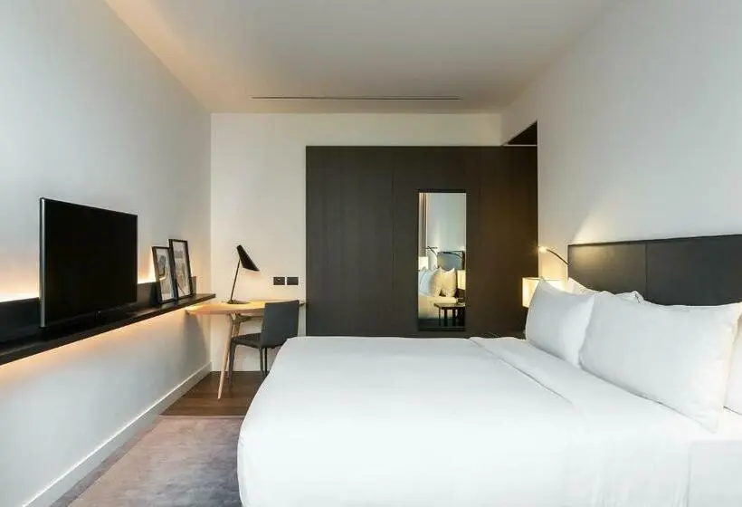 اتاق استاندارد با تخت بزرگ, Hilton Lake Como