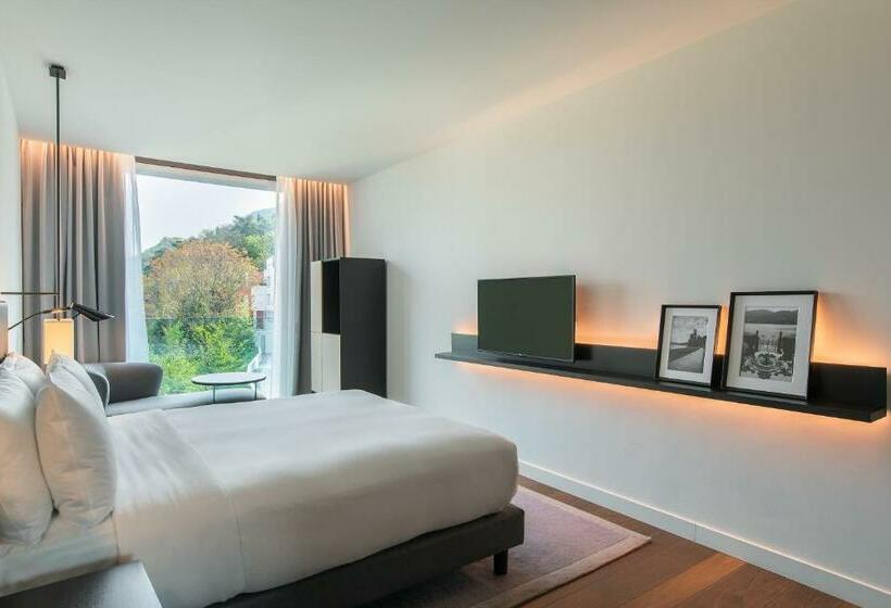 Номер Deluxe Кровать Кинг, Hilton Lake Como