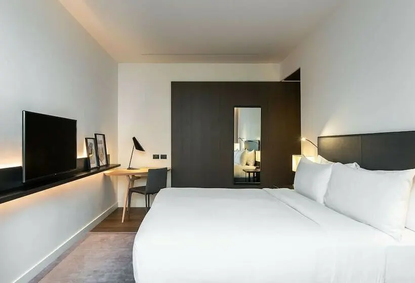 اتاق استاندارد با تخت دوبل, Hilton Lake Como