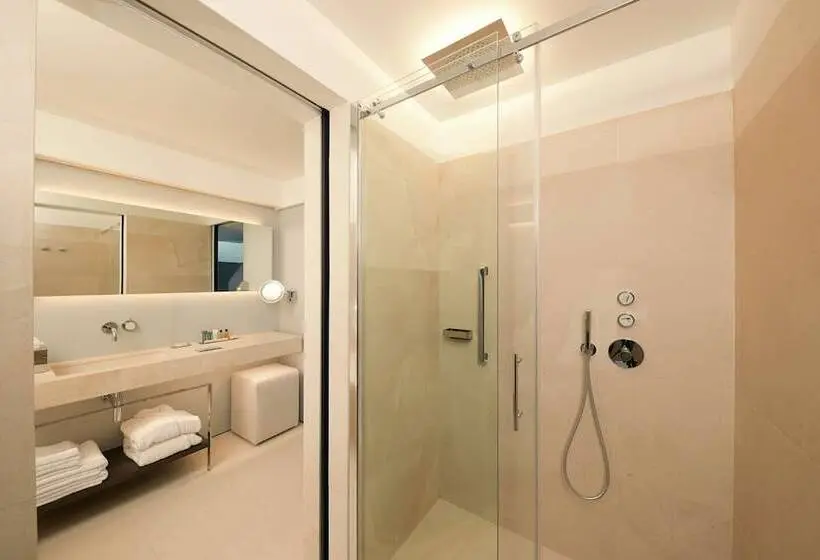 سوییت دوبلکس, Hilton Lake Como