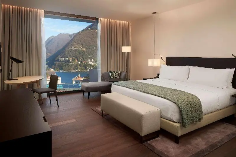 اتاق لوکس با چشمانداز دریاچه, Hilton Lake Como