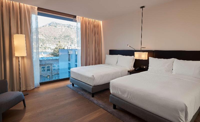 Номер Deluxe Вид на Озеро, Hilton Lake Como