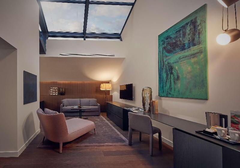 Люкс, Hilton Lake Como
