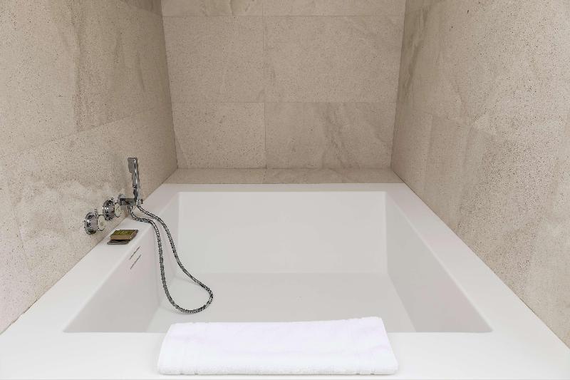 Люкс, Hilton Lake Como