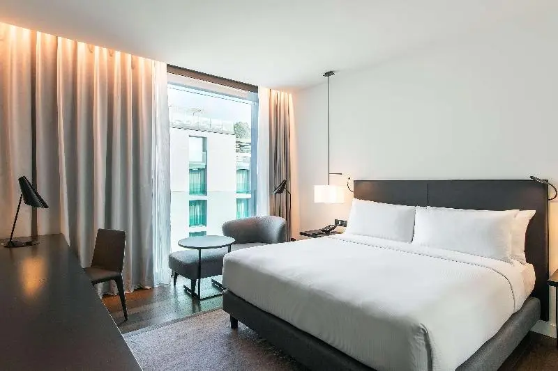 اتاق لوکس, Hilton Lake Como