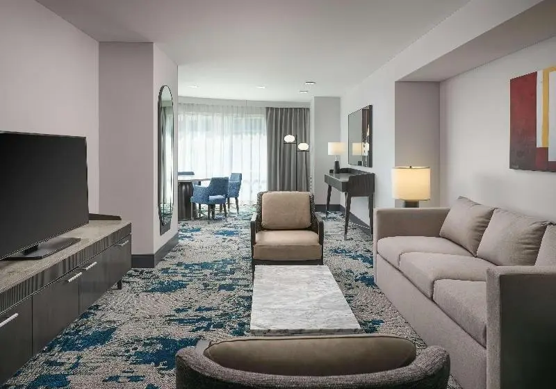 سوییت دوبلکس, Hilton Lake Como