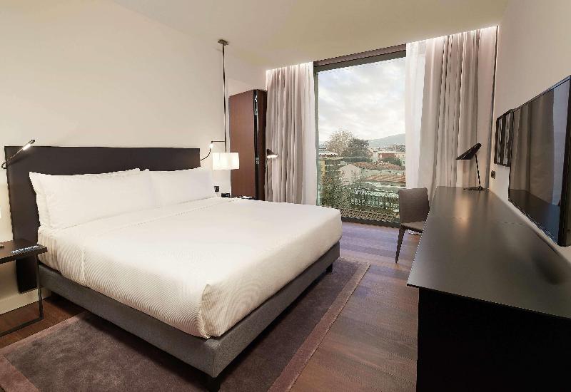 Номер Deluxe Кровать Кинг, Hilton Lake Como