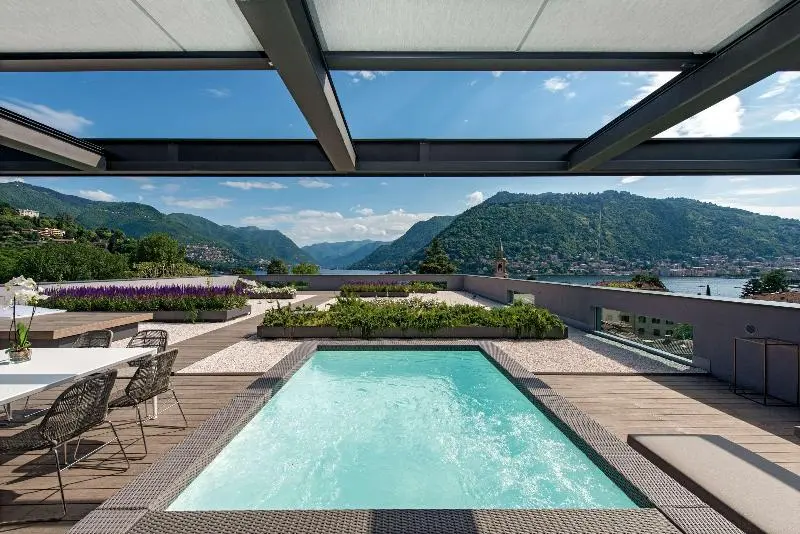 سوییت, Hilton Lake Como