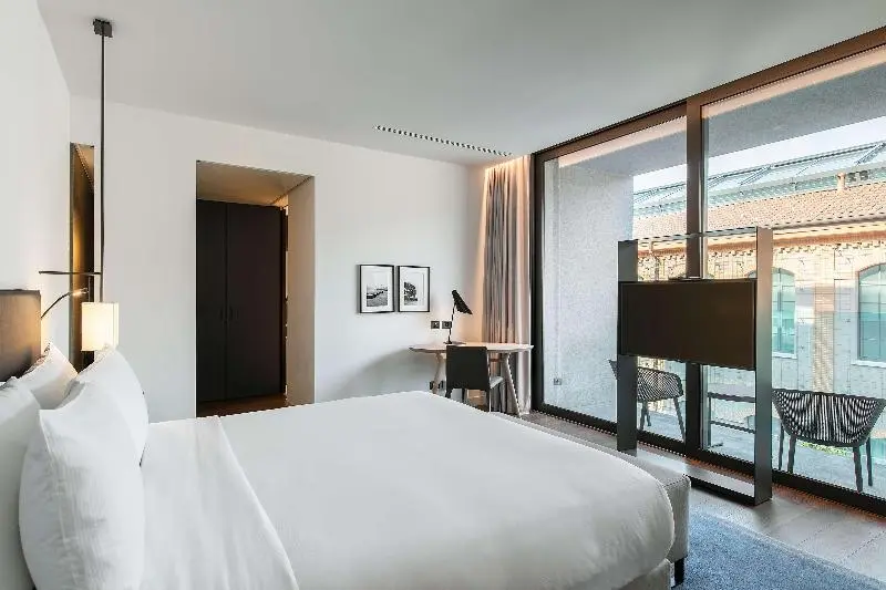 اتاق لوکس, Hilton Lake Como