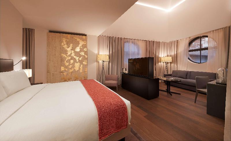 Полулюкс Кровать Кинг, Hilton Lake Como