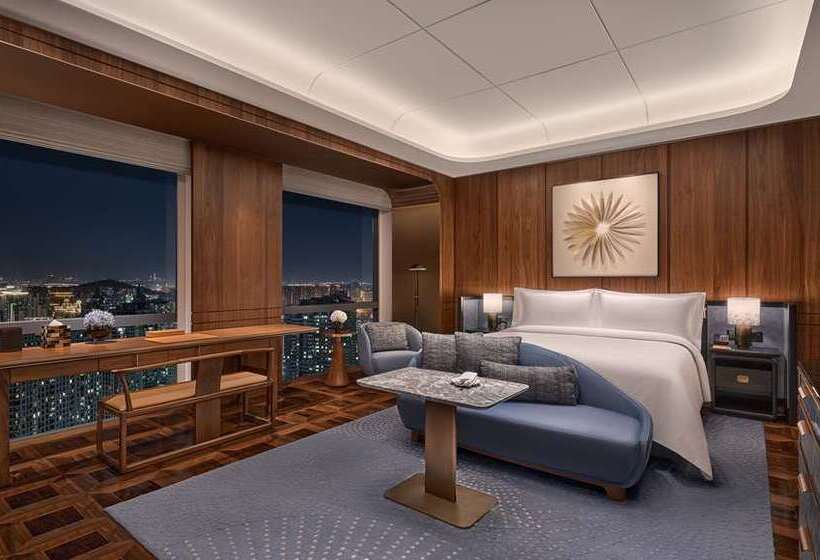 Номер Deluxe Кровать Кинг, Hilton Lake Como