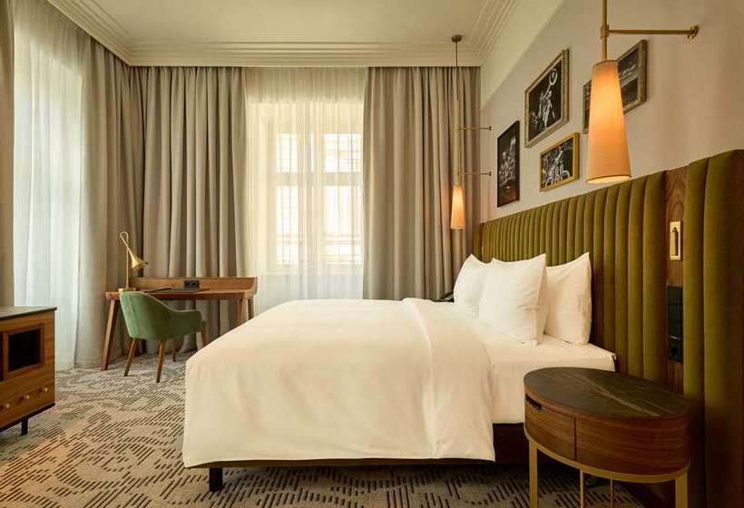 Номер Deluxe Кровать Кинг, Hilton Lake Como