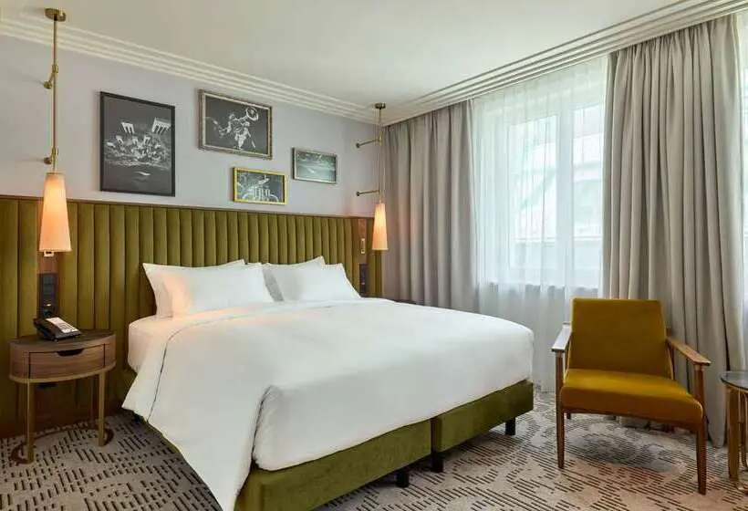 Deluxe Room King Size Bed