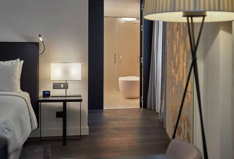 Люкс Superior, Hilton Lake Como