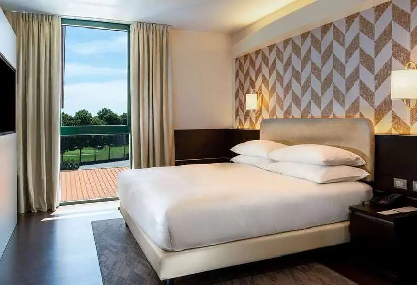 اتاق لوکس با تخت بزرگ, Hilton Lake Como