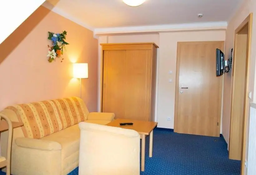 Huoneisto 1 Makuuhuone Parveke, Strandhotel Burgstaller