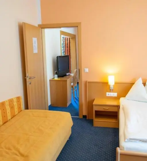 Perhesviitti, Strandhotel Burgstaller