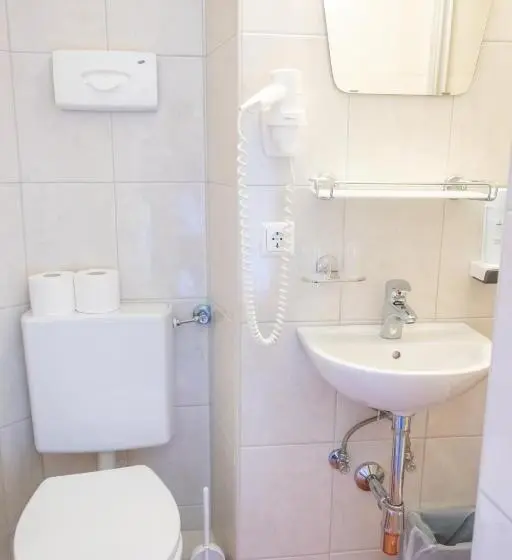 Economy Yhden Hengen Huone, Strandhotel Burgstaller
