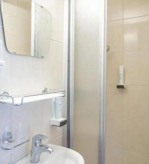 Economy Yhden Hengen Huone, Strandhotel Burgstaller