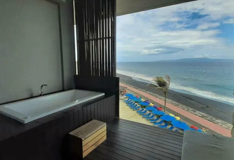 キングサイドベッドのスタンダードワンルーム, Wyndham Tamansari Jivva Resort Bali