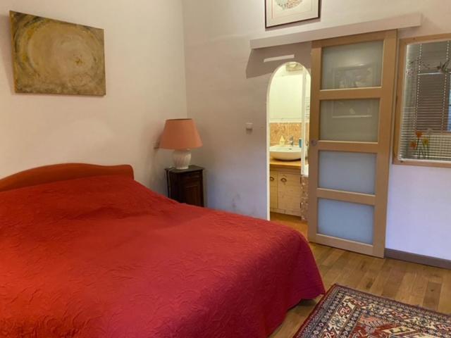 חדר סטנדרט, Lesarnauds