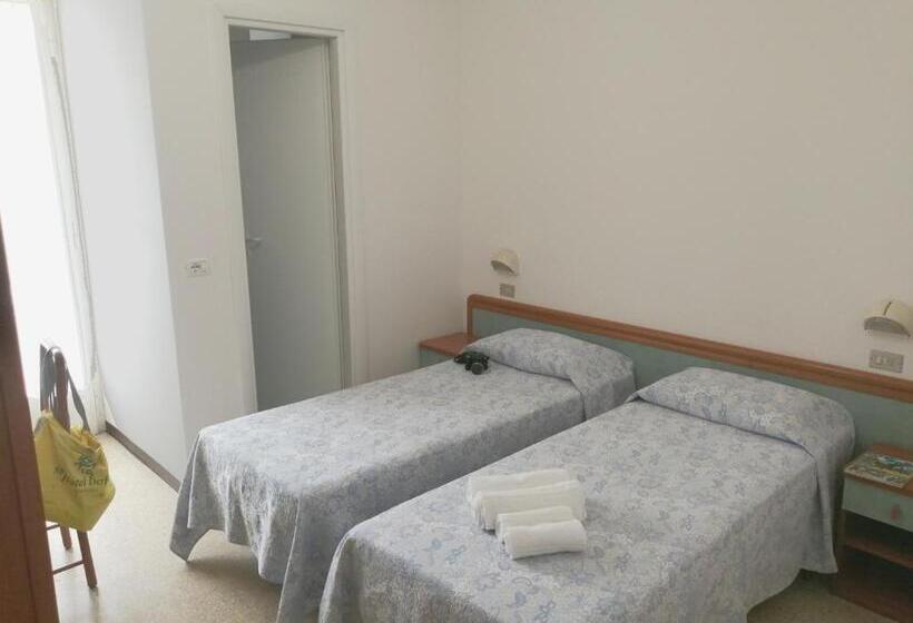 חדר סטנדרט, Derby