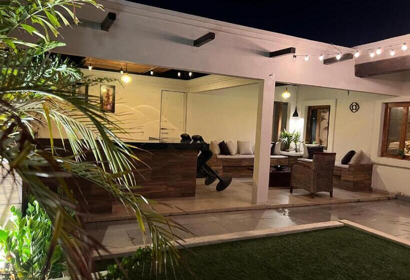 דירת שני חדרים, The Place Penthouse