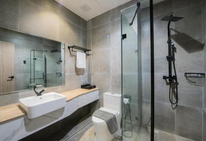 חדר דלוקס, Grand In