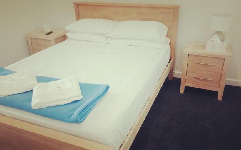 デラックスルーム, Newmarket