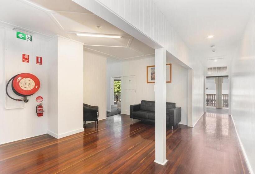 デラックスルーム, Newmarket