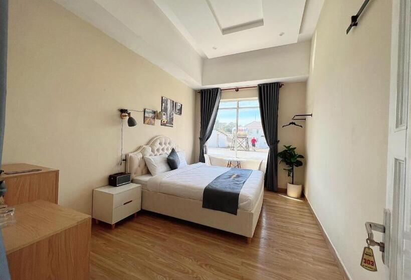 اتاق سوپریور, Arory