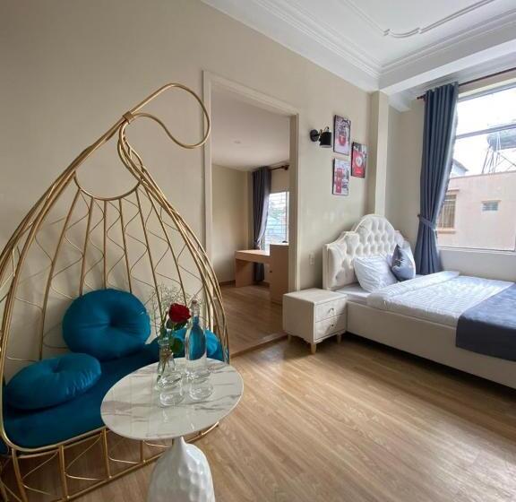 اتاق سوپریور چهار تخته, Arory