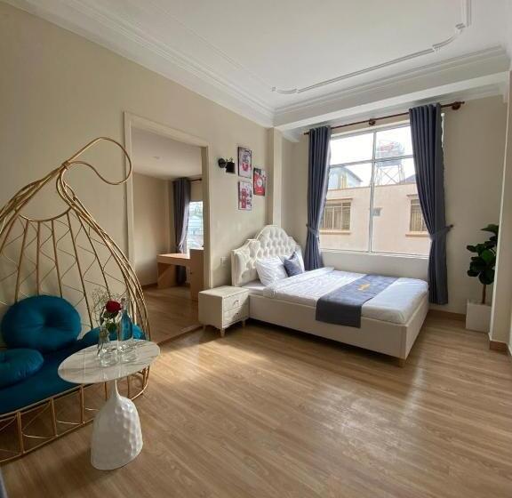 اتاق سوپریور چهار تخته, Arory