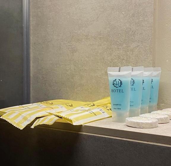 اتاق استاندارد چهار تخته, Salam