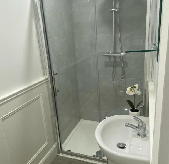 Номер Стандарт Индивидуальный, Johnsville House