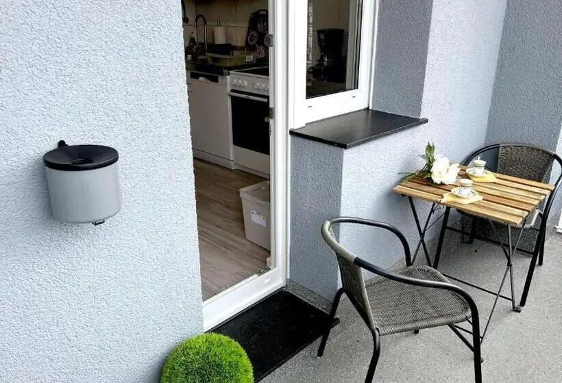 バルコニー付き1ベッドルームアパートメント, # Vaz Apartments Sg01 02, Wlan,tv, Küche, 2 X Balkone, Nahe Zentrum