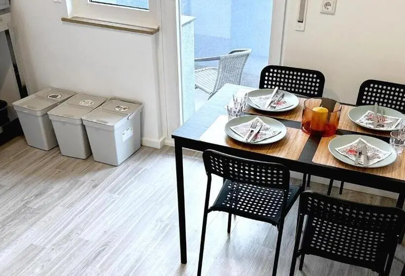 1ベッドルームアパートメント, # Vaz Apartments Sg01 02, Wlan,tv, Küche, 2 X Balkone, Nahe Zentrum