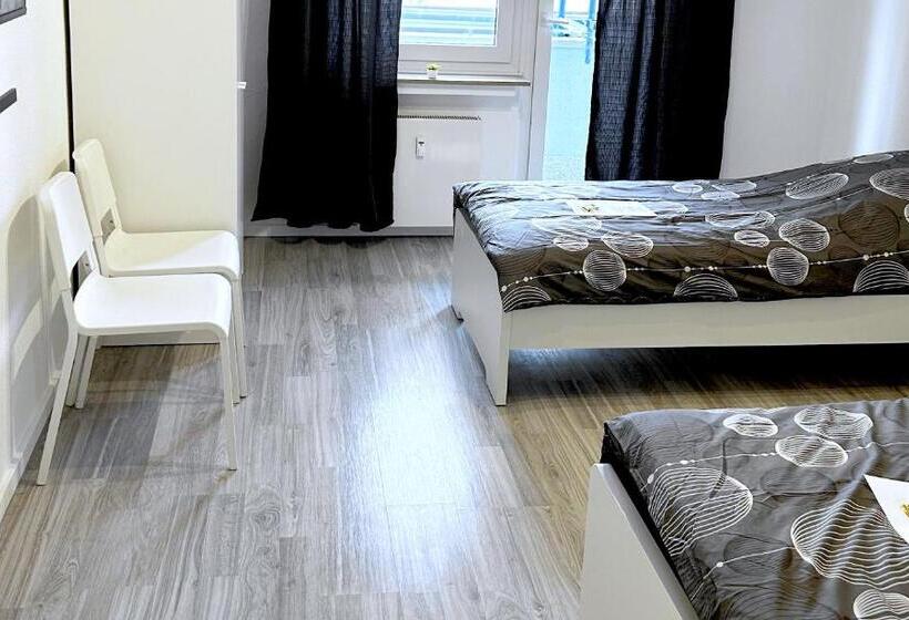 Апартаменты 1 Спальня с Балконом, # Vaz Apartments Sg01 02, Wlan,tv, Küche, 2 X Balkone, Nahe Zentrum