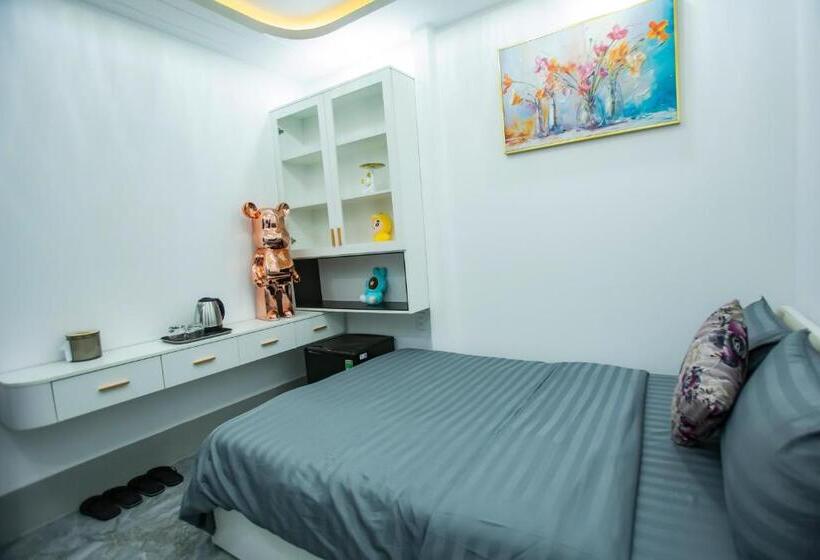 اتاق سوپریور, Le Vu