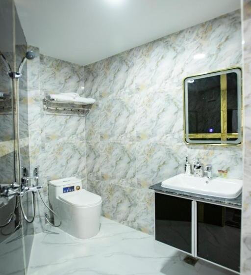 اتاق لوکس با بالکن, Le Vu