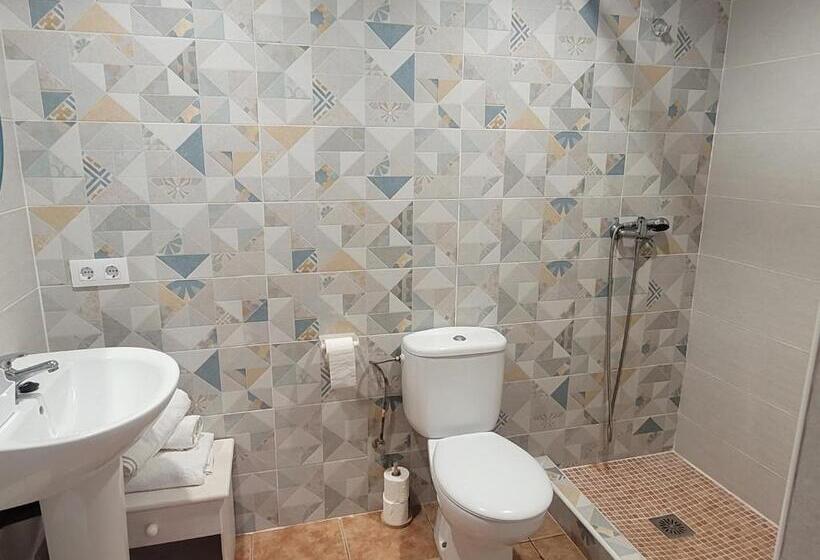 Четырехместный Номер Стандарт, Llar De Laura