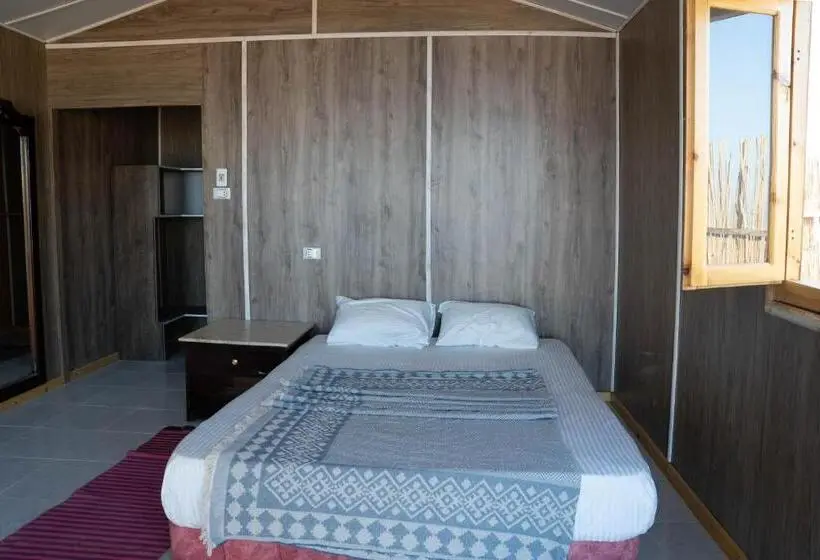 اتاق اکونومی یک تخته, Manta Beach