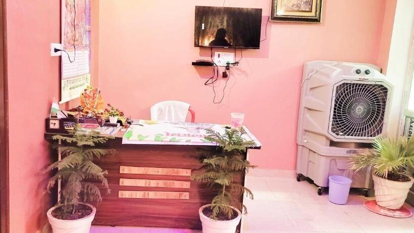 トリプルクラシックルーム, Oyo Hotel Mid Town