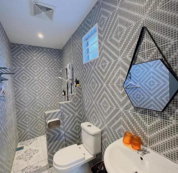 غرفة عائلية, Amberhouse 2